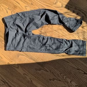 Lululemon size 6 Capri leggings in black